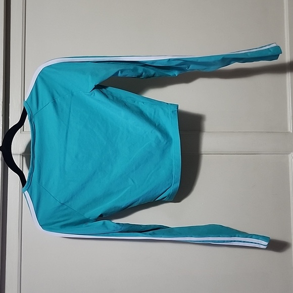 ADICOLOR CLASSICS CROP LONG SLEEVE TEE IN CYAN COLOR. - Picture 5 of 7